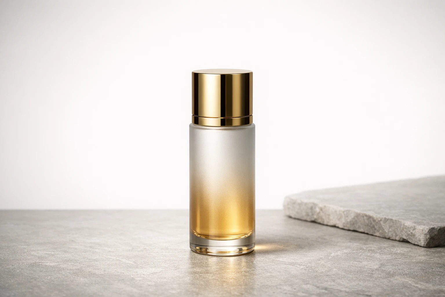 高级护肤品产品图提示词示例图